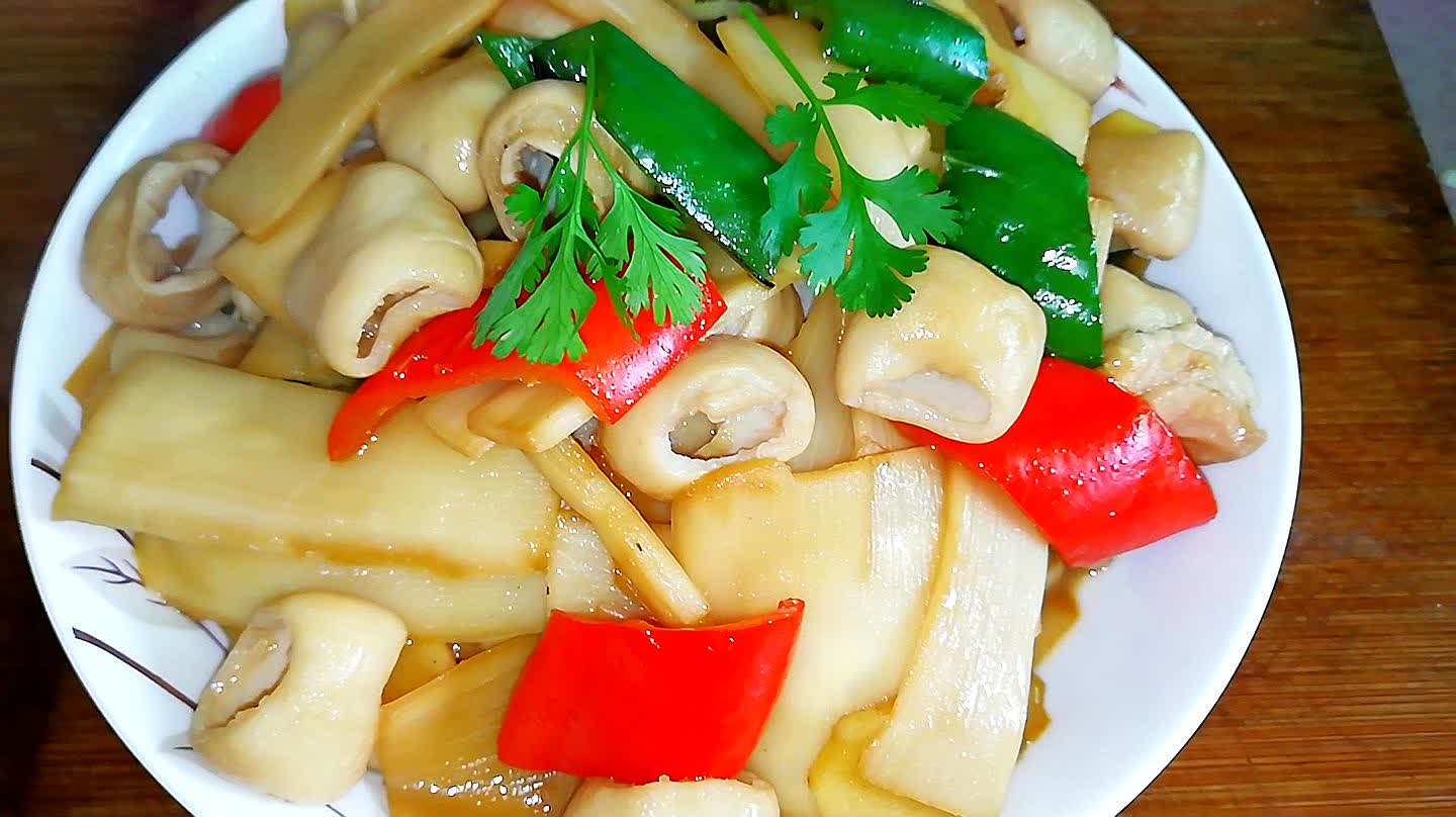 猪大肠炒酸笋最正确做法,不腥不臭,炒出来脆爽鲜嫩,做法简单