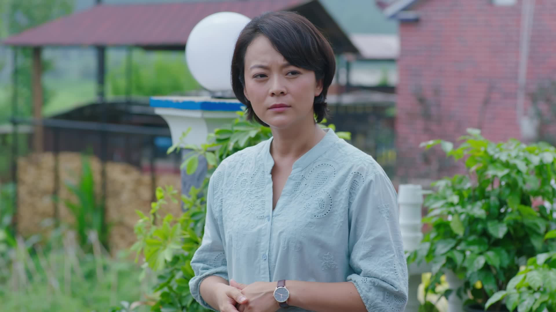 李鲜花找梁广发说理,广财拦不住