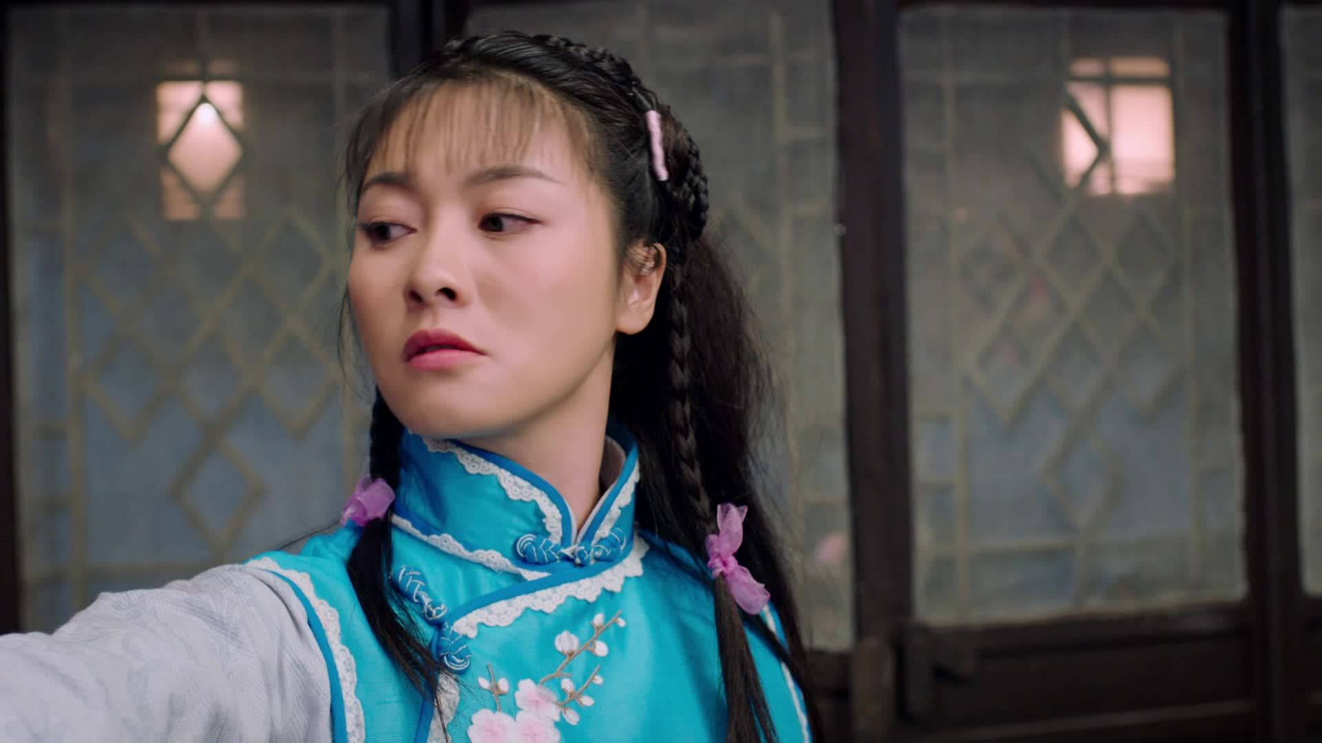 山杏回到家中,被关世才撞见