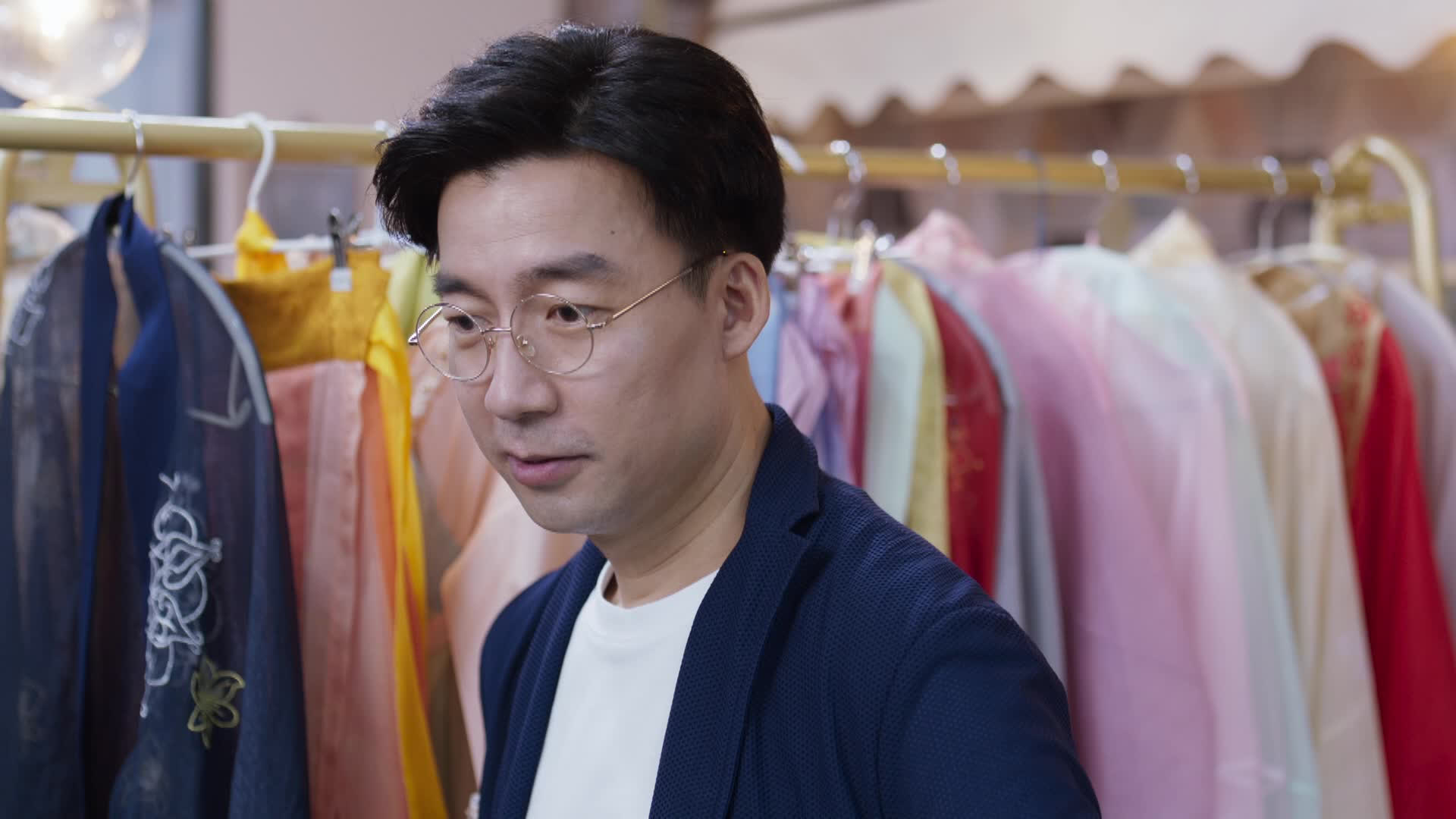 郭梓林得知徐盈盈受了很多委屈