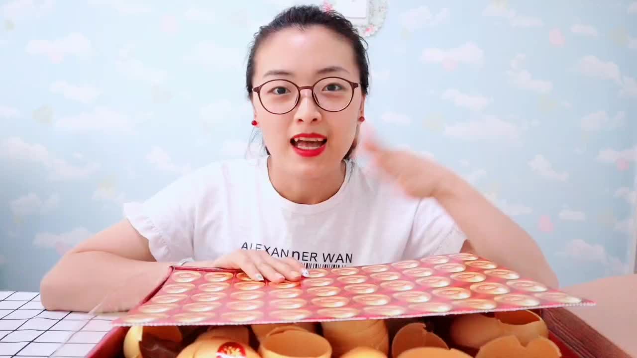 虎牙妹小鹿:砸金蛋中大奖夏日烤验