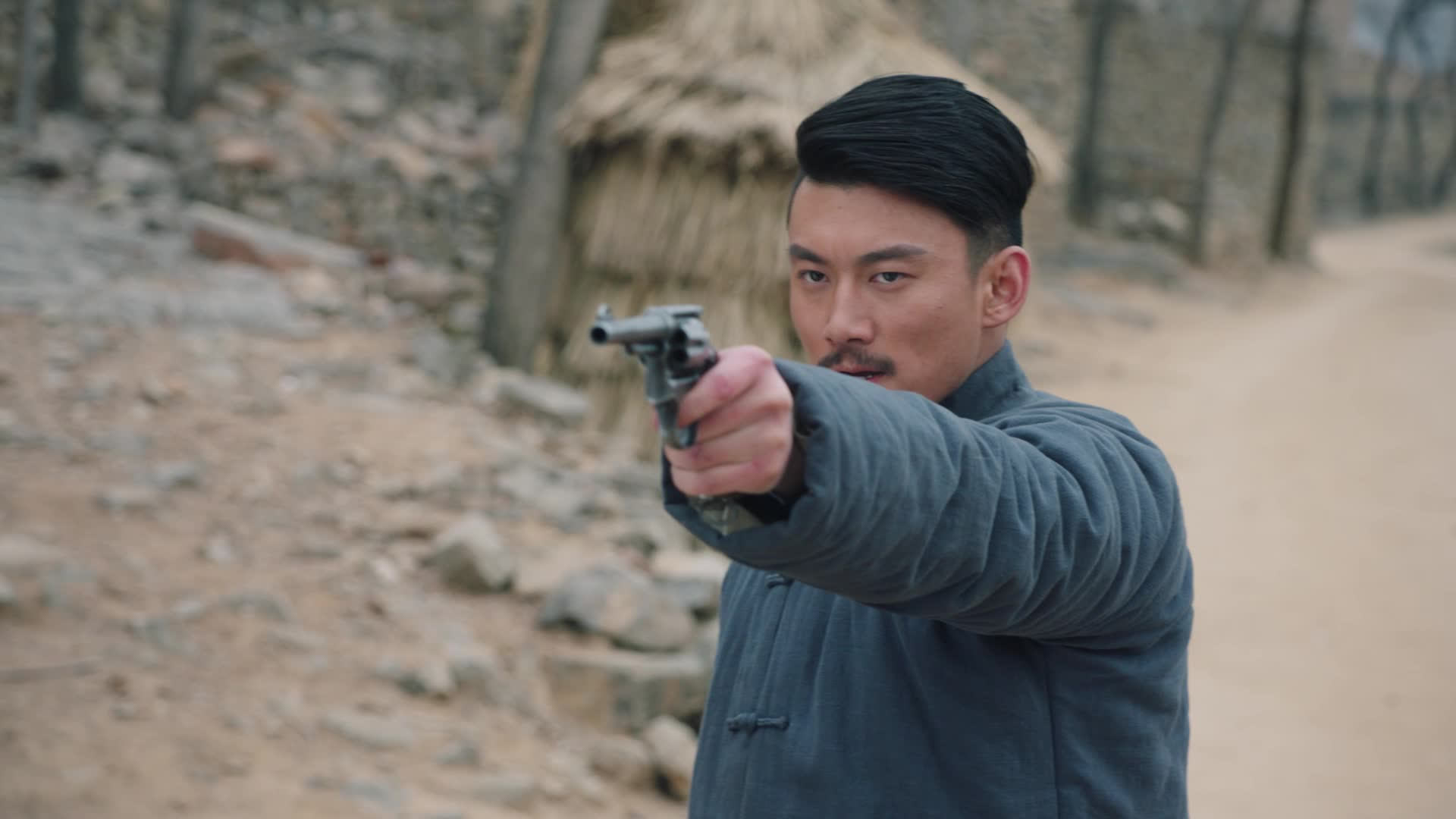 童齐刚义无反顾的离开了